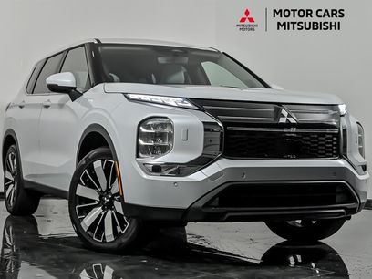 Used 2025 Mitsubishi Outlander SE