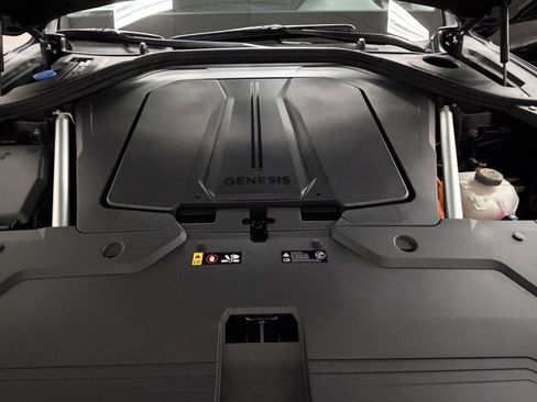 Used 2025 Genesis Electrified GV70 Advanced image 39