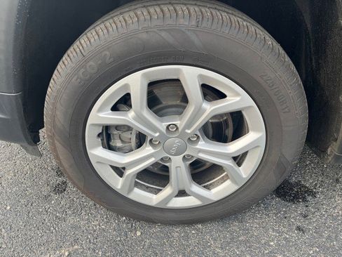 Used 2024 Jeep Compass Latitude image 22