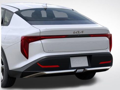 New 2026 Kia K4 LXS image 13