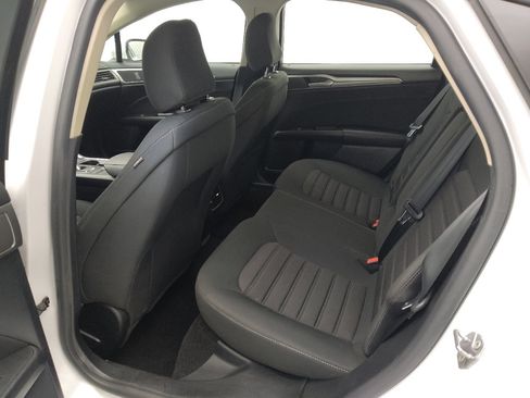 Used 2020 Ford Fusion SE FWD image 18