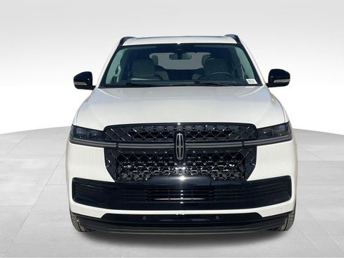 New 2026 Lincoln Navigator Reserve w/ Jet Appearance Package AWD/4WD image 8