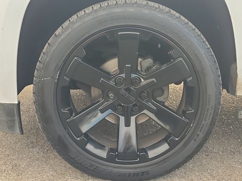 Used 2018 GMC Yukon SLT AWD/4WD image 11
