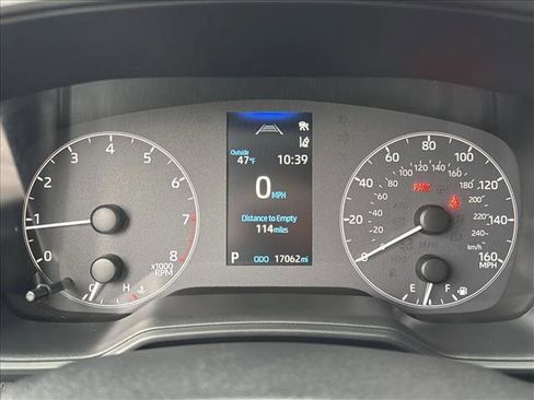 Used 2025 Toyota Corolla Cross LE image 17