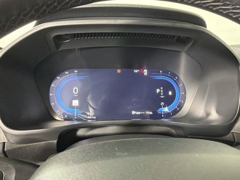 Used 2025 Volvo XC40 B5 Plus AWD/4WD image 23