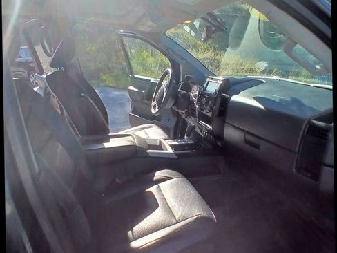 Used 2013 Nissan Titan SL image 12