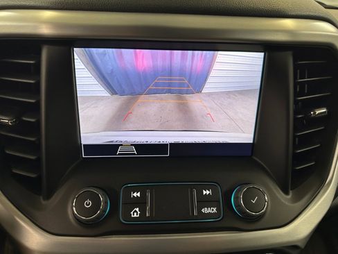 Used 2023 GMC Acadia SLE w/ Driver Convenience Package image 12