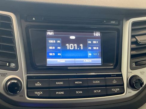 Used 2017 Hyundai Tucson Sport image 16