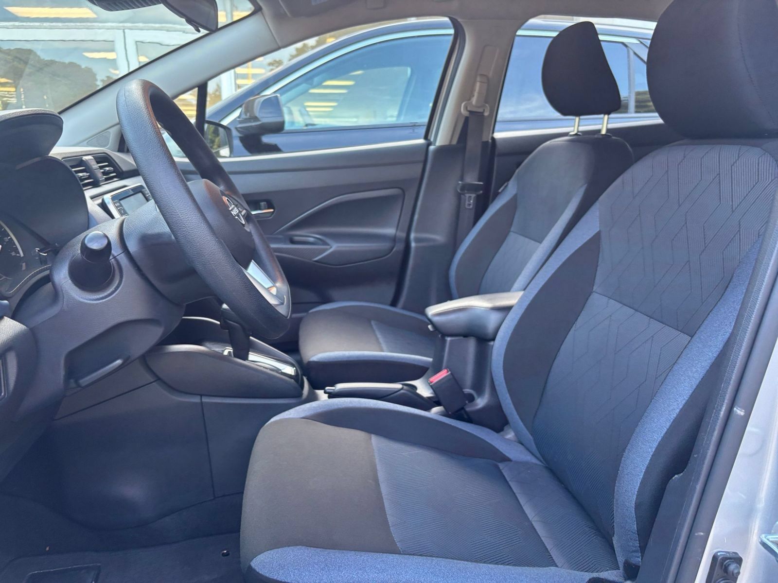 Used 2025 Nissan Versa SV FWD image 33