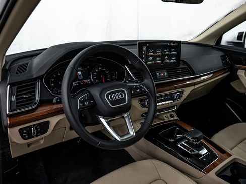 Certified 2023 Audi Q5 2.0T Premium w/ Convenience Package image 8