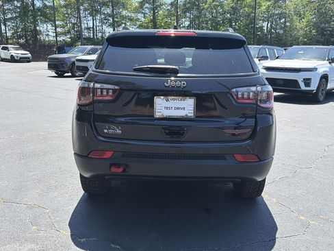 Used 2024 Jeep Compass Trailhawk AWD/4WD image 7
