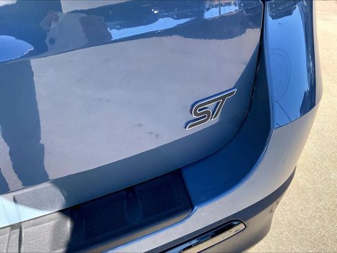 Used 2025 Ford Explorer ST w/ Sun And Sound Package image 9