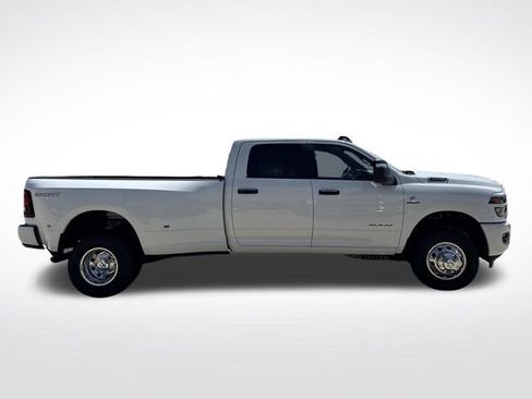 New 2027 RAM 3500 Big Horn AWD/4WD image 9