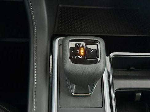 Used 2024 Nissan Pathfinder SV image 24