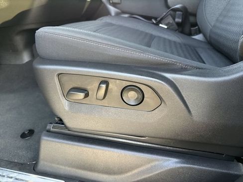 Used 2023 Chevrolet Silverado 1500 LT AWD/4WD image 19