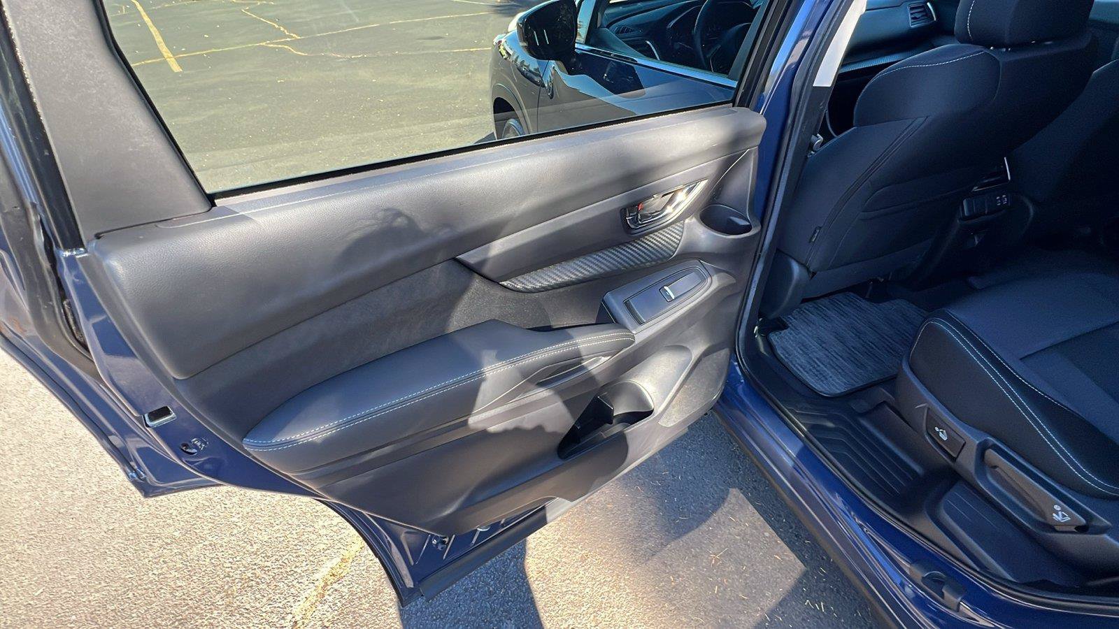 Used 2024 Subaru Ascent Premium w/ Convenience Package AWD/4WD image 10