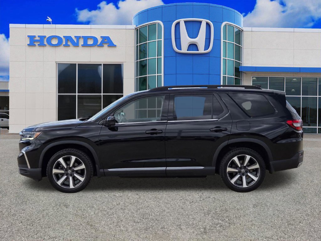 Used 2023 Honda Pilot Touring image 6