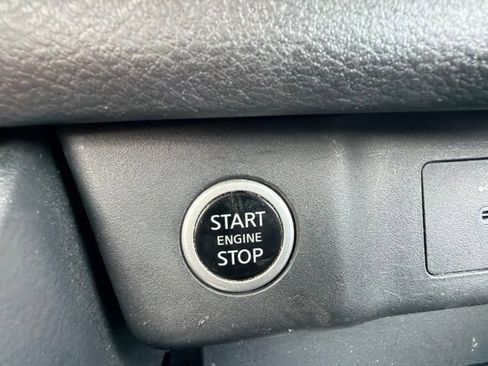Used 2023 Nissan Rogue S AWD/4WD image 28