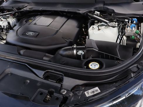 Used 2018 Land Rover Discovery HSE image 39