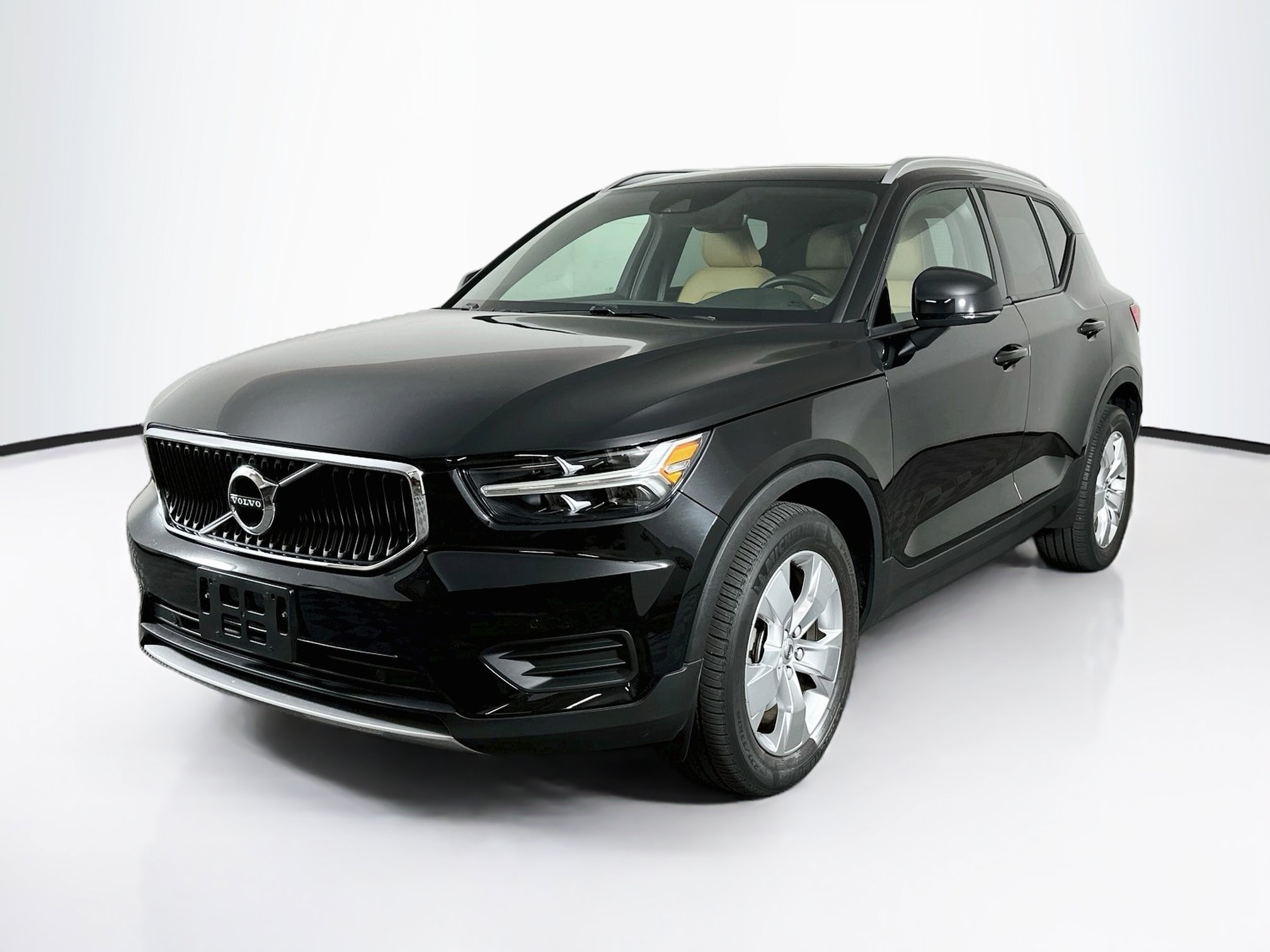 Used 2020 Volvo XC40 T5 Momentum AWD/4WD image 3