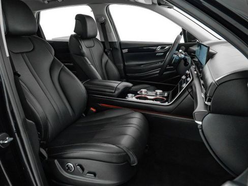 Used 2025 Genesis GV80 2.5T Standard image 33