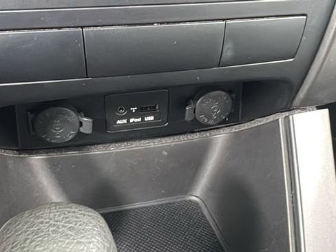 Used 2013 Kia Sorento LX image 28