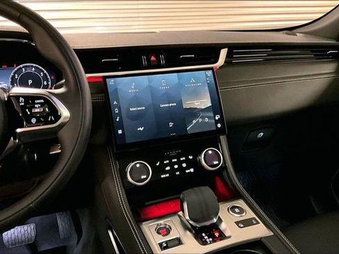 Certified 2025 Jaguar F-PACE R-Dynamic S image 5