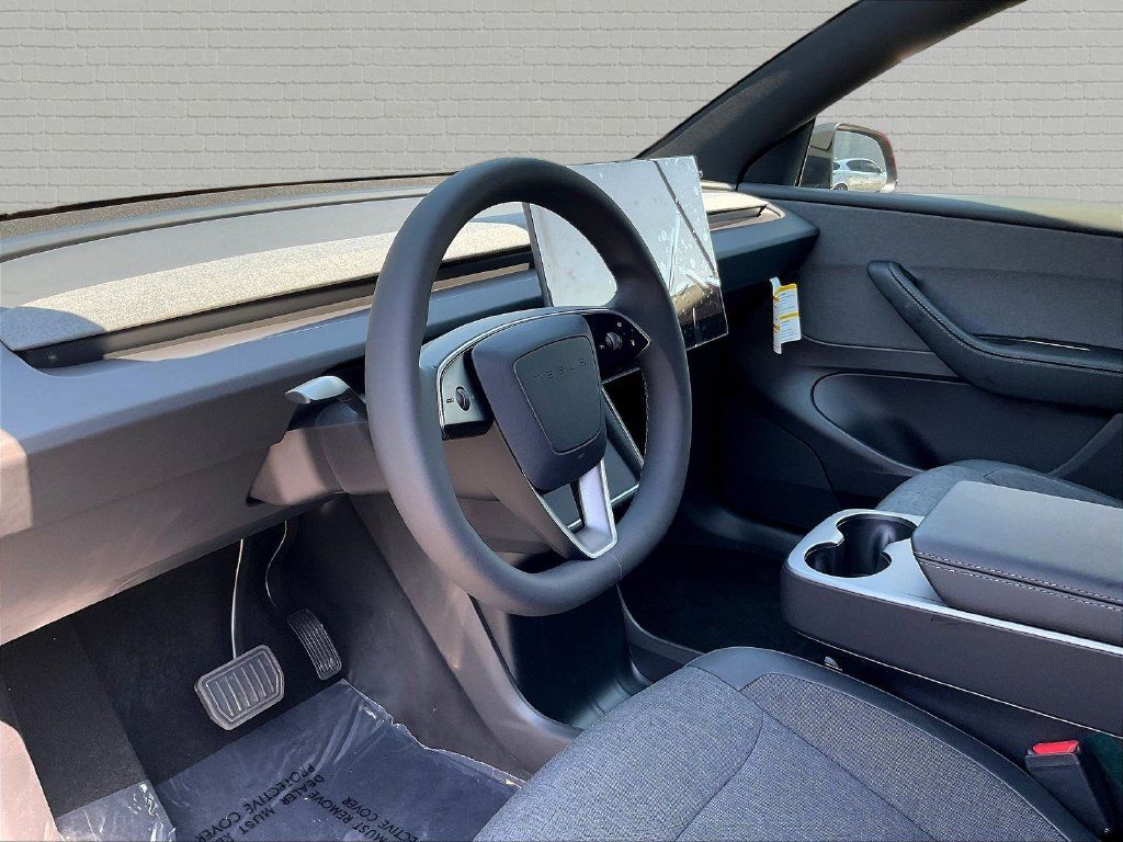Used 2026 Tesla Model Y 2WD image 12