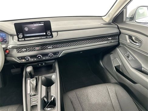 Used 2025 Honda Accord SE image 25