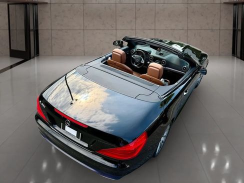 Used 2020 Mercedes-Benz SL 550 image 27