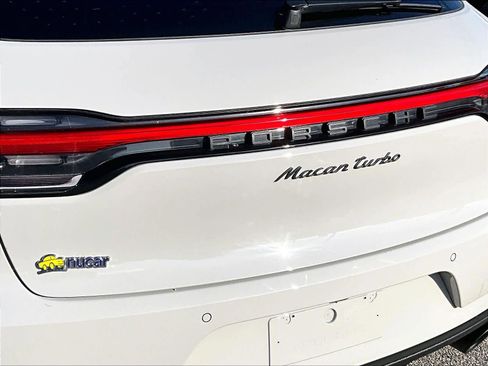 Used 2021 Porsche Macan Turbo image 28