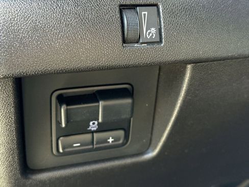 Used 2023 GMC Canyon Elevation w/ Convenience Package image 10