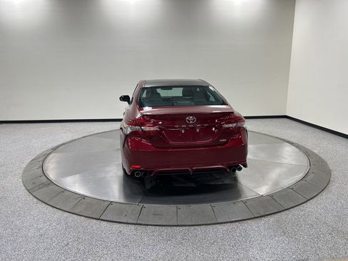 Used 2018 Toyota Camry XSE image 7