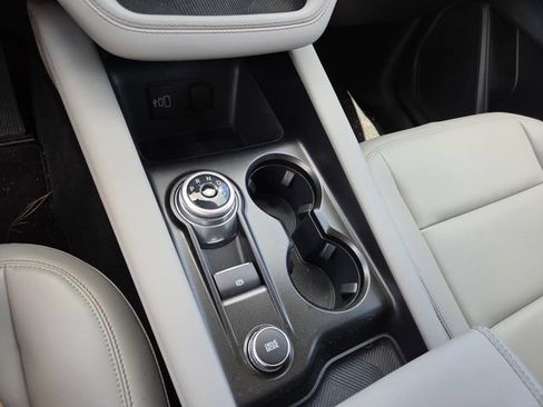 New 2026 Ford Explorer Active RWD image 8