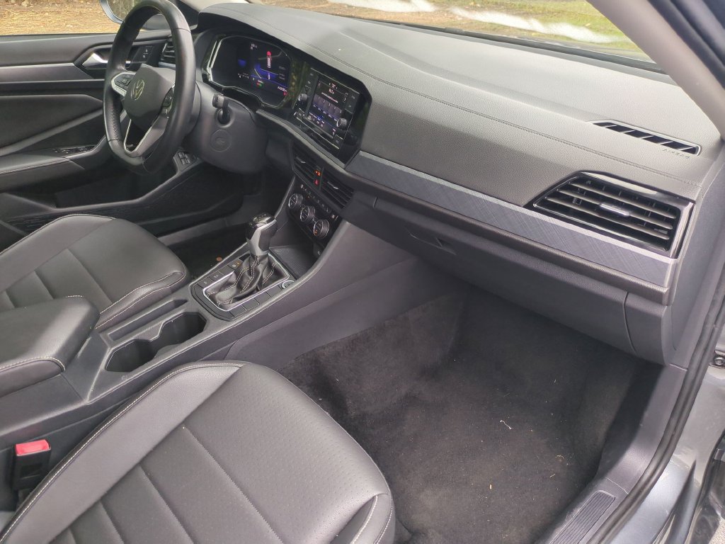 Used 2024 Volkswagen Jetta SE FWD image 35