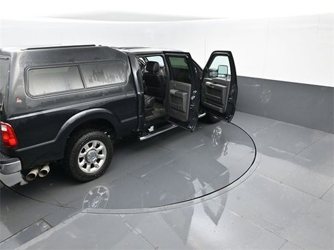 Used 2015 Ford F250 Lariat w/ Lariat Ultimate Package image 27