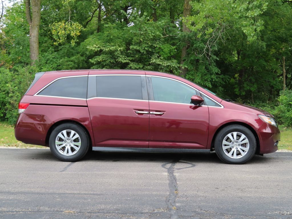 Used 2016 Honda Odyssey SE image 2