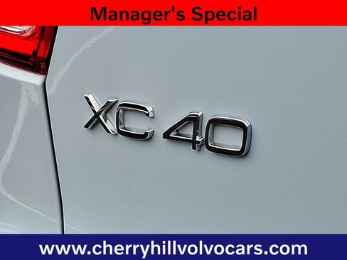 Certified 2025 Volvo XC40 B5 Plus w/ Protection Package Premier image 34