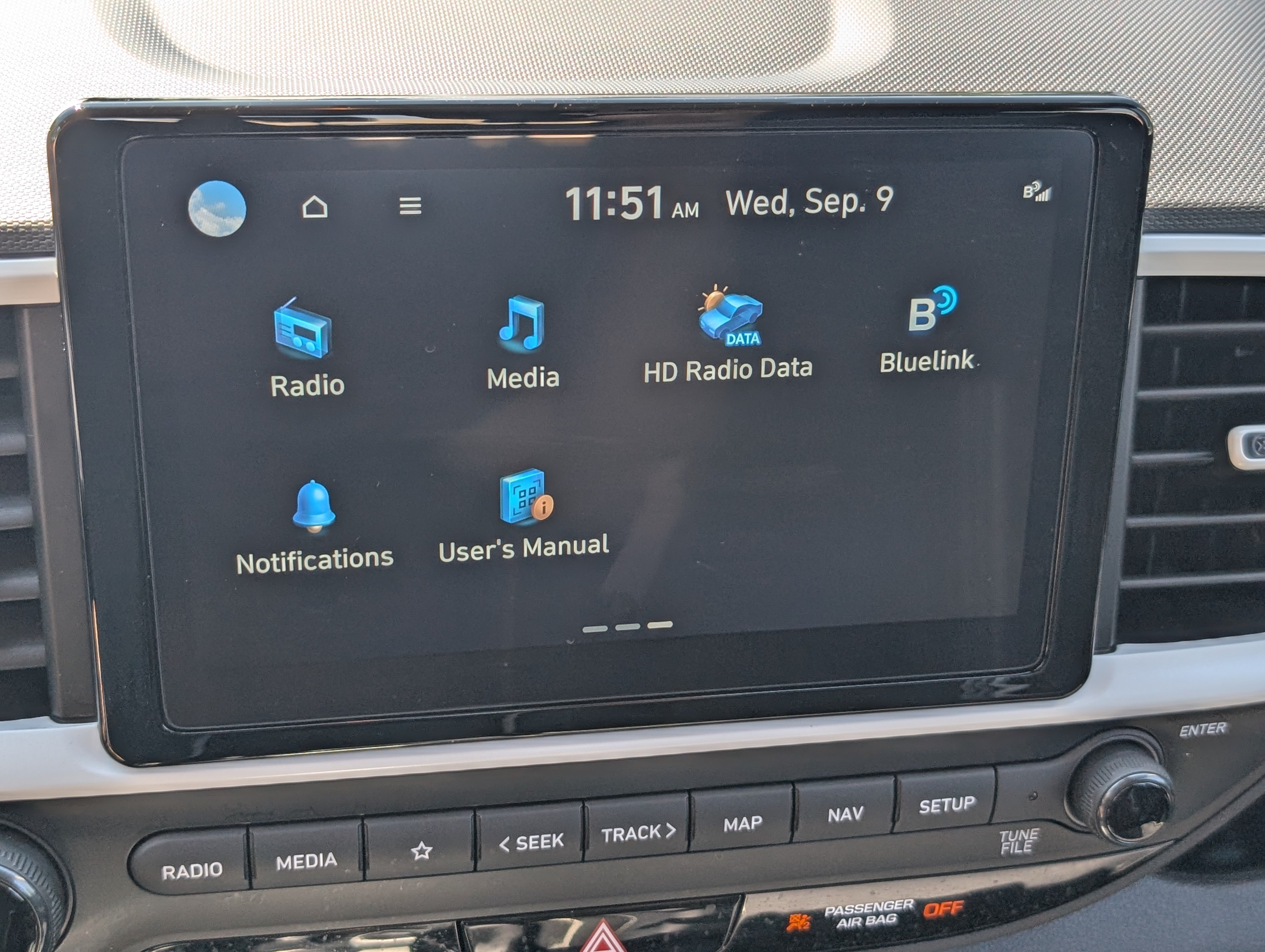 Used 2025 Hyundai Venue Limited FWD image 28