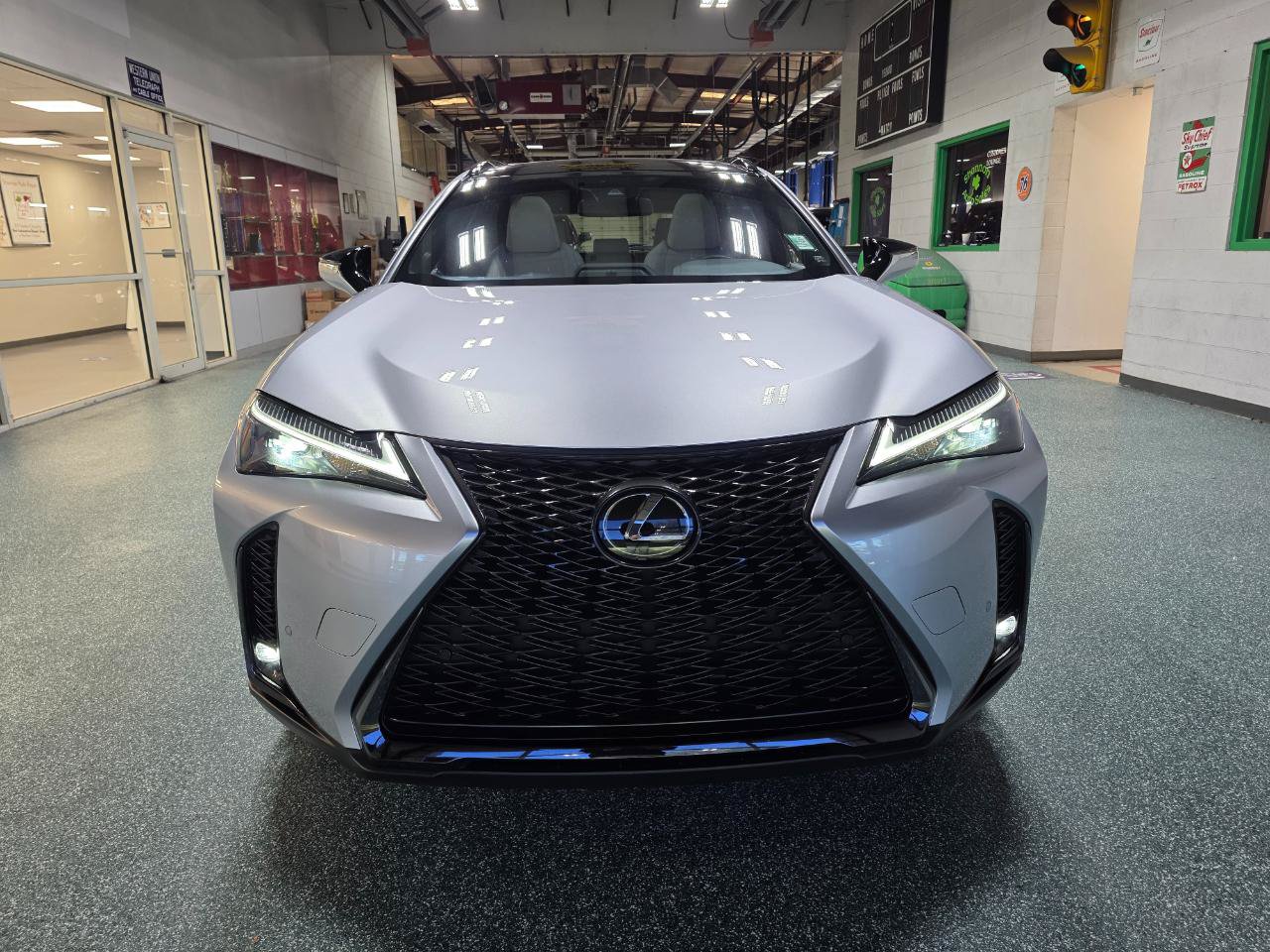 Used 2024 Lexus UX 250h F Sport FWD image 2