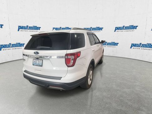 Used 2019 Ford Explorer XLT w/ Equipment Group 202A FWD image 10