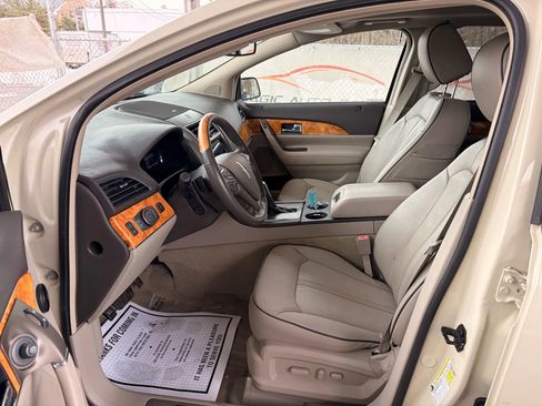 Used 2014 Lincoln MKX AWD w/ Equipment Group 102A image 15