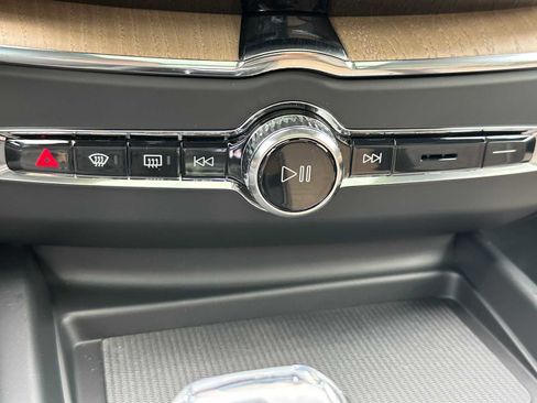 New 2026 Volvo XC60 B5 Plus w/ Protection Package Premier image 32