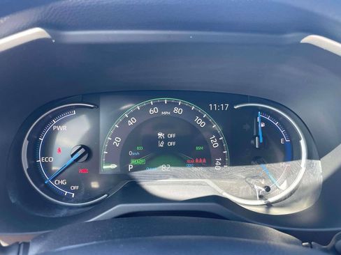 Used 2025 Toyota RAV4 XLE AWD/4WD image 25