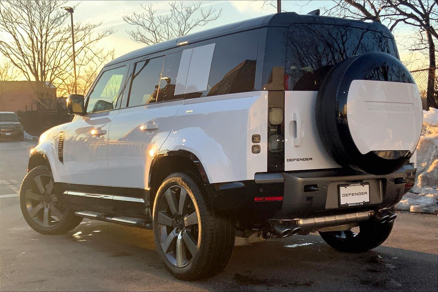 New 2026 Land Rover Defender 110 V8 AWD/4WD image 12