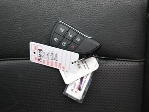 Used 2025 GMC Yukon XL Denali AWD/4WD image 13
