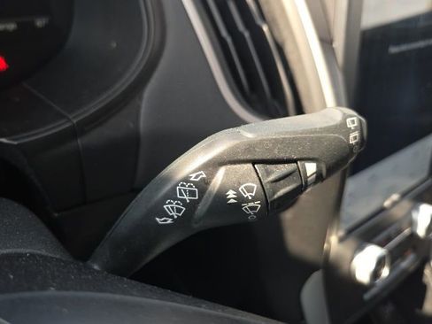 Used 2022 Ford Edge SE image 40