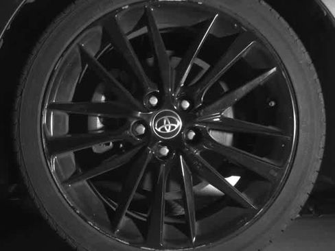 Used 2023 Toyota Camry XSE FWD image 10