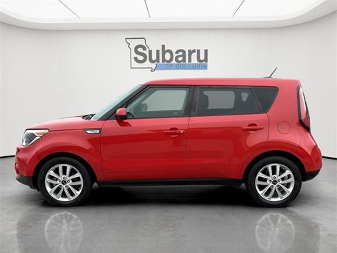 Used 2017 Kia Soul + image 4