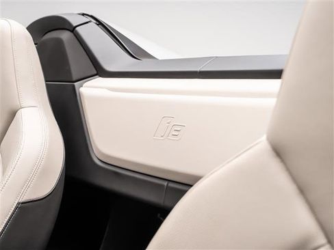 Used 2019 BMW i8 image 39